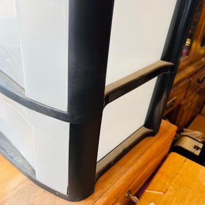 Rubbermade 3 drawer cabinet