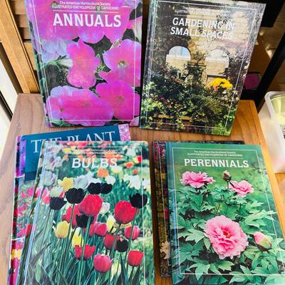 Lot of gardening Books Flowers