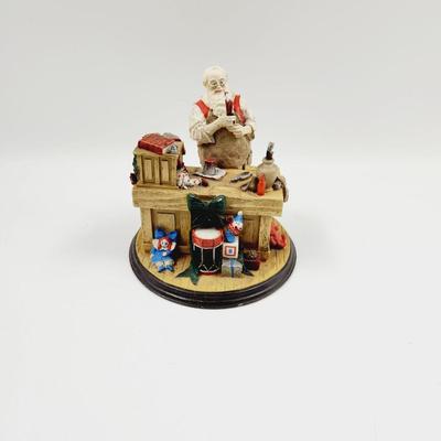 THE ROCKWELL HEIRLOOM OF SANTA COLLECTION - SANTAS WORK SHOP