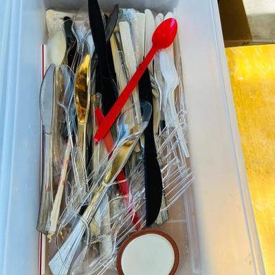 3 Drawer Rubbermade full of kitchen stuff