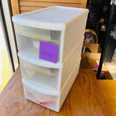 3 Drawer Rubbermade full of kitchen stuff