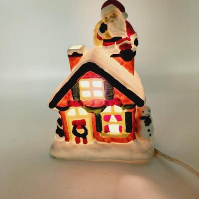 VINTAGE CERAMIC CHRISTMAS SANTA IN THE CHIMNEY LIGHT HOUSE