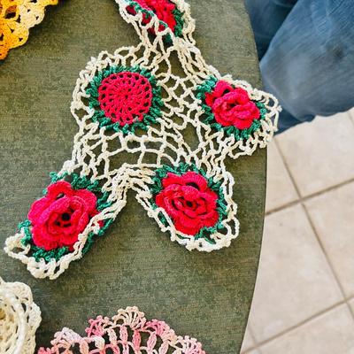 Lot of Vintage crochet & doilies