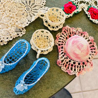 Lot of Vintage crochet & doilies