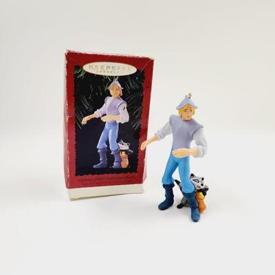 HALLMARK ORNAMENTS POCAHONTAS CAPTAIN JOHN SMITH & MEEKO ORNAMENT