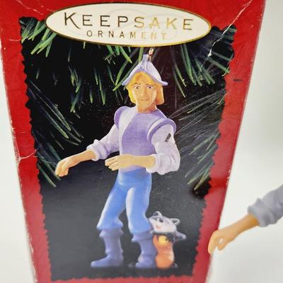 HALLMARK ORNAMENTS POCAHONTAS CAPTAIN JOHN SMITH & MEEKO ORNAMENT