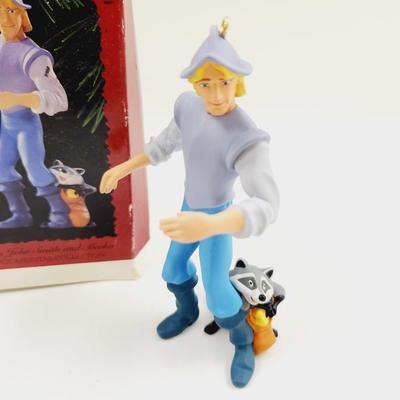 HALLMARK ORNAMENTS POCAHONTAS CAPTAIN JOHN SMITH & MEEKO ORNAMENT