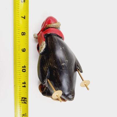 CUTE CHRISTMAS PENQUIN STATUE DECOR