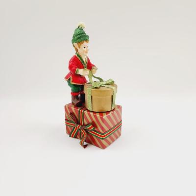 CUTE ELF WITH PRESENT CHRISTMAS DECOR