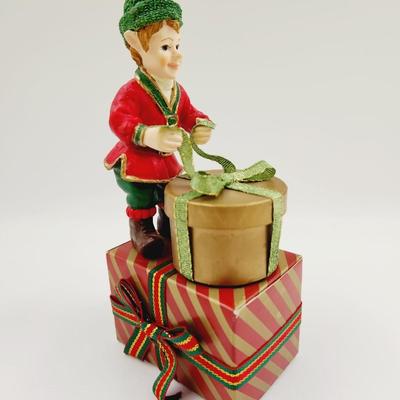 CUTE ELF WITH PRESENT CHRISTMAS DECOR