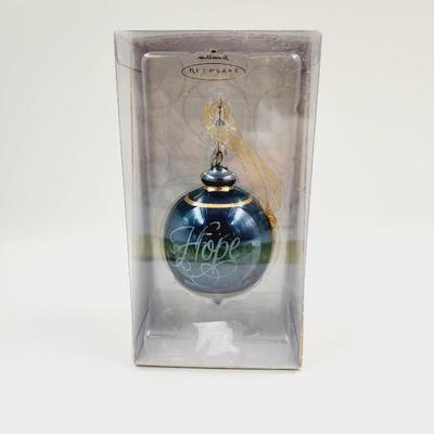 HALLMARK PERFECT HARMONY ETCHED GLASS "HOPE" ORNAMENT