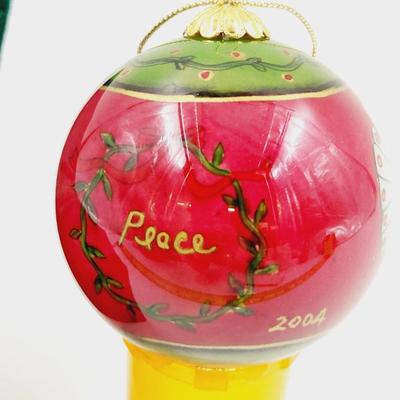 2004 LI BEIN PEACE DOVE GLASS ORNAMENT