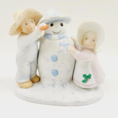 CIRCLE OF FRIENDS BY MASTERPIECE "SNOW PLAY" FIGURINE