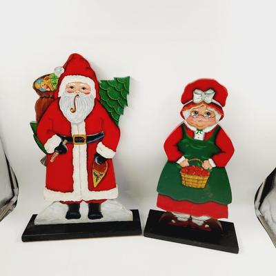FUN WOODEN CHRISTMAS SANTA & MRS CLAUSE TALL DECOR