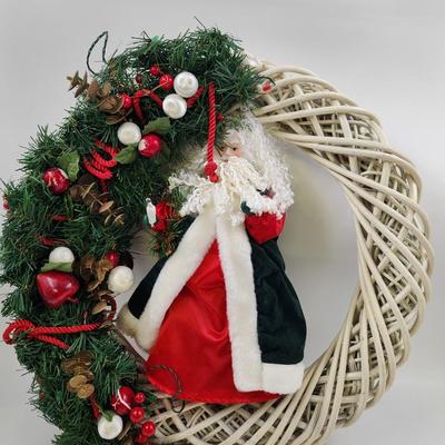 BEAUTIFUL WOVEN WOOD SANTA AND MORE WREATH