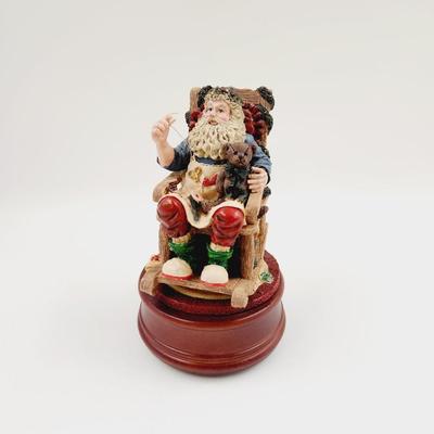 CUTE CHRISTMAS MUSICAL SANTA