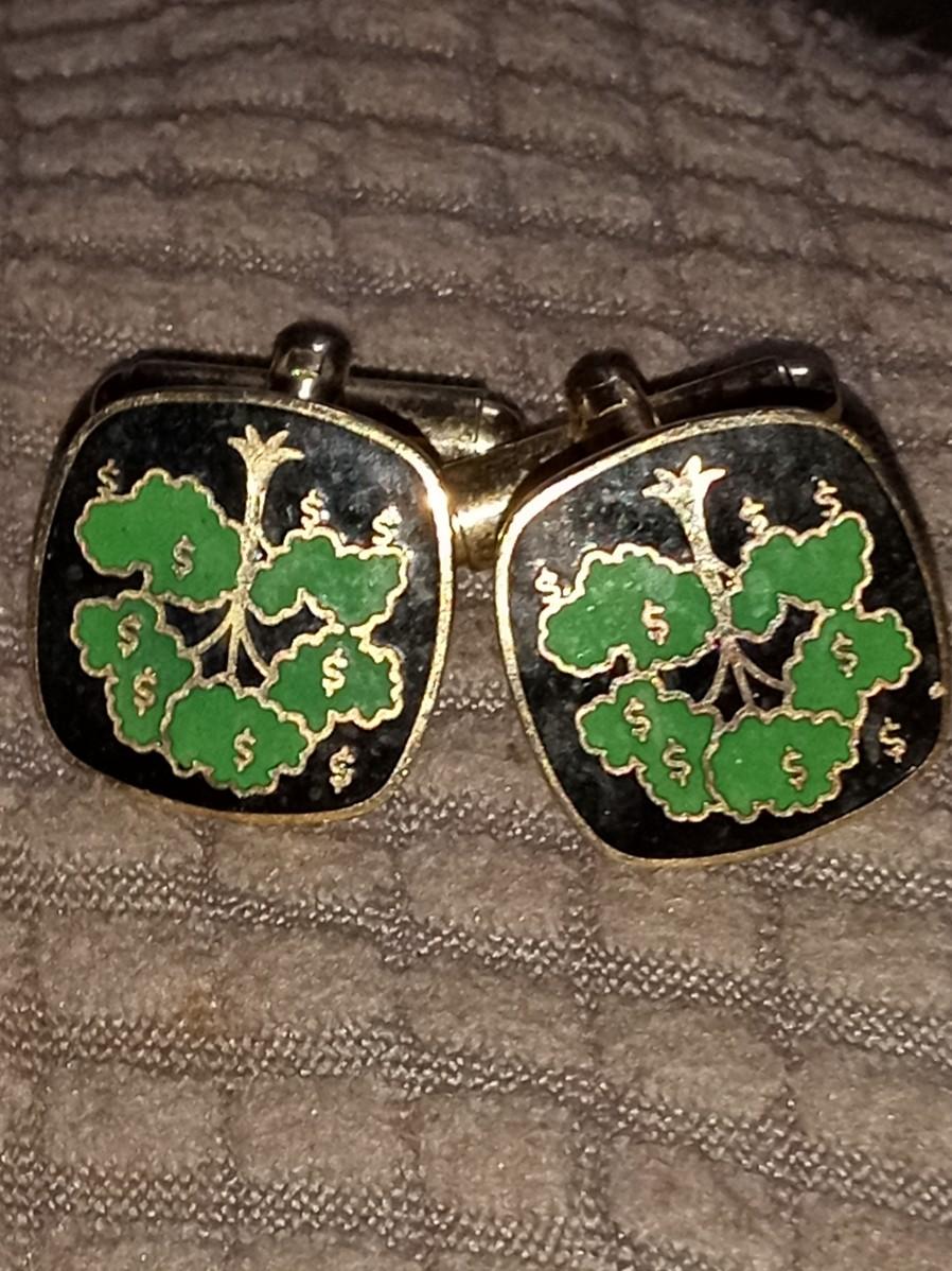 Vintage Money Tree Gold and Green Cufflinks | EstateSales.org