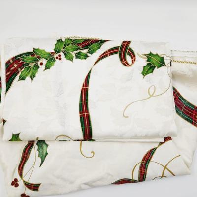 LENOX MATCHING TABLE CLOTH & TREE SKIRT