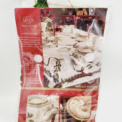 LENOX MATCHING TABLE CLOTH & TREE SKIRT
