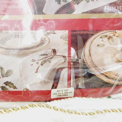 LENOX MATCHING TABLE CLOTH & TREE SKIRT