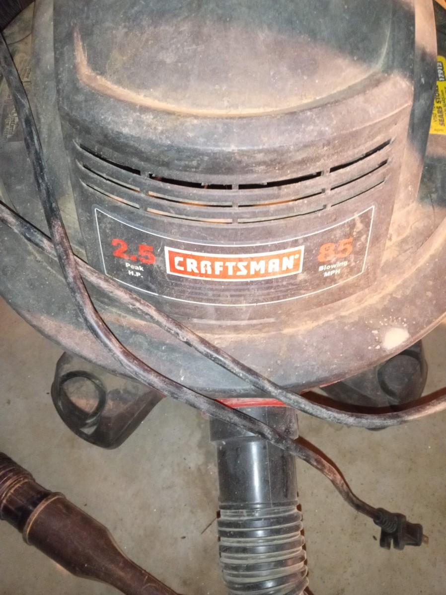 8.5 GALLON CRAFTSMAN SHOP VAC