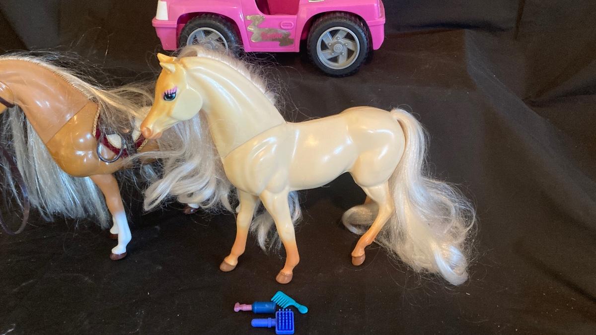 BARBIES HORSES AND JEEP | EstateSales.org