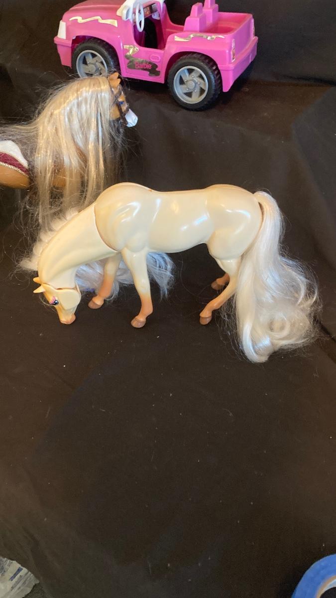 BARBIES HORSES AND JEEP | EstateSales.org