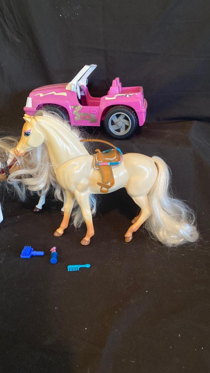 BARBIES HORSES AND JEEP | EstateSales.org