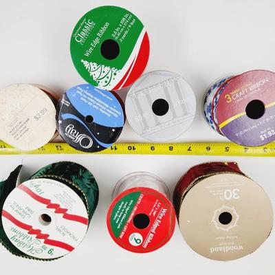 BEAUTIFUL CHRISTMAS RIBBON BUNDLE