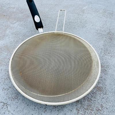 Skillets and Broiler Pan (G-NM)