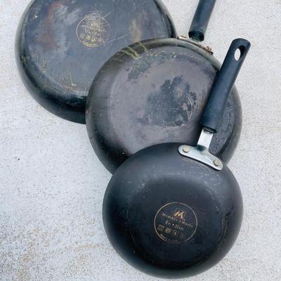 Skillets and Broiler Pan (G-NM)