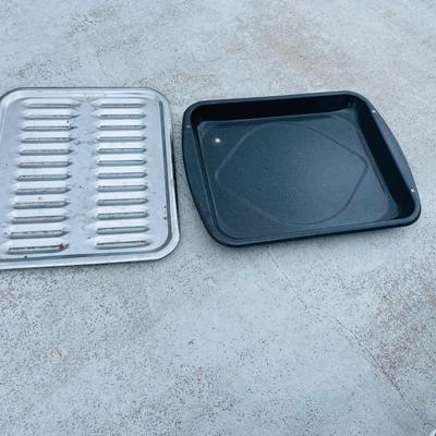 Skillets and Broiler Pan (G-NM)
