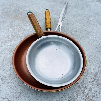 Skillets and Broiler Pan (G-NM)