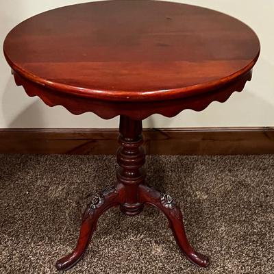 Vintage Mahogany Carved Lamp Table with Scalloped Edge