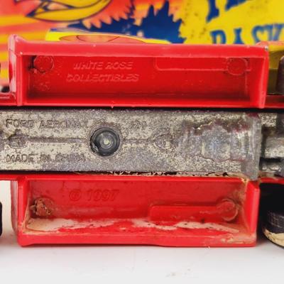KANSAS KU JAYHAWKS BASKETBALL SEMI TRUCK COLLECTABLE 1:80 SCALE