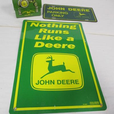 John Deere Signs & Box