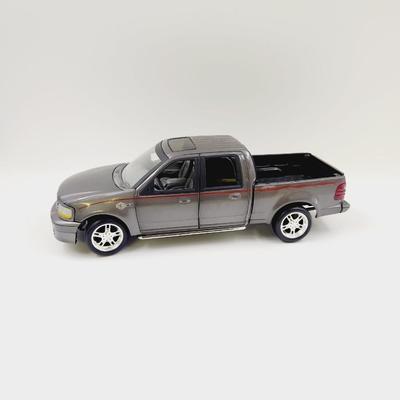 ERTL AMERICAN MUSCLE 1:18 SCALE 2002 FORD F-150 HARLEY DAVIDSON CREW CAB