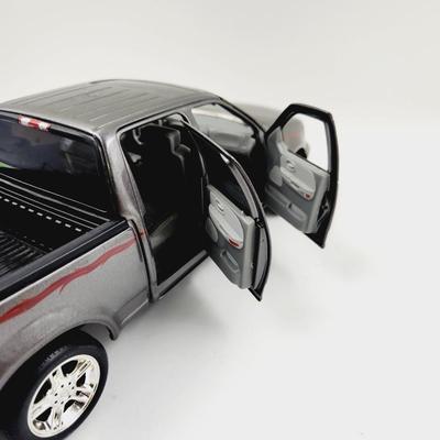 ERTL AMERICAN MUSCLE 1:18 SCALE 2002 FORD F-150 HARLEY DAVIDSON CREW CAB