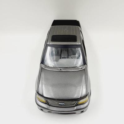 ERTL AMERICAN MUSCLE 1:18 SCALE 2002 FORD F-150 HARLEY DAVIDSON CREW CAB