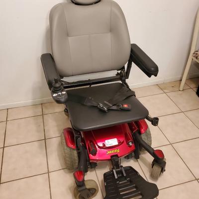 Pride Jazzy Select 6 â€“ Motorized Wheelchair