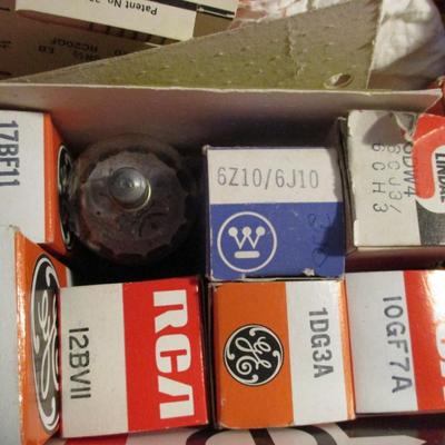RCA Receiving Tubes Case Foldout Storage With Bulbs