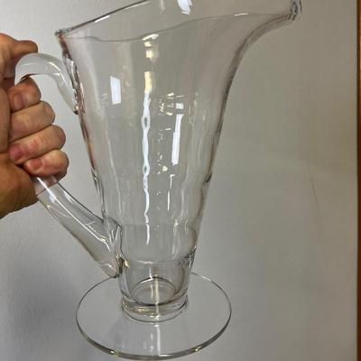 Exceptionally Glass Pitcher NEAT Design