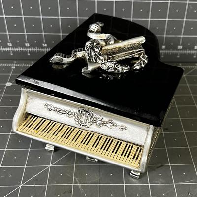 Vintage Music Piano Box 