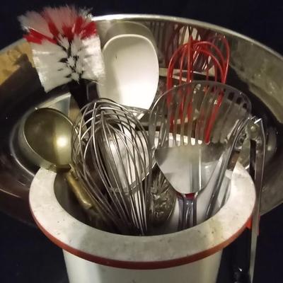 STAINLESS STEEL STRAINER-COOKING UTENCILS IN ENAMAL HOLDER-GRATER AND MORE