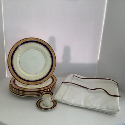 8231 Set of 6 Tiffany & Co. Minton Dinner Plates