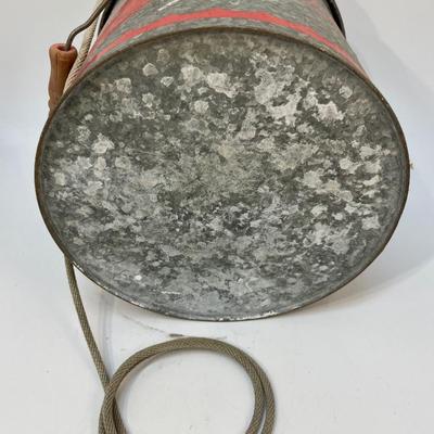 Vintage Mit-Shel Better Bilt 77-10 floating galvanized metal minnow bait bucket