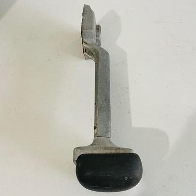 Roberts Vintage Professional Knee Kicker (G-NM)