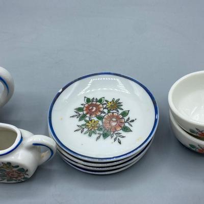 Vintage Porcelain Toy Tea Set Floral Pattern with Box Japan