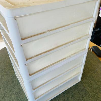 2 Stackable Plastic 3 drawer cabinets