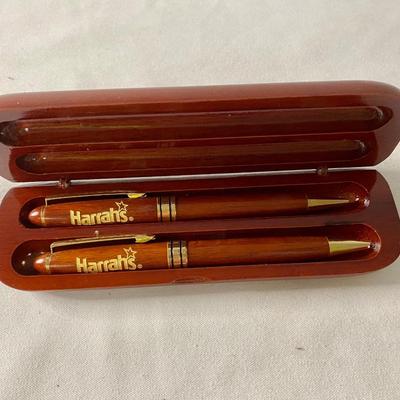 HARRAHS Wood Pen Set